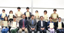 【薬学科】令和3年度の成績優秀者に対する表彰式が行われました。