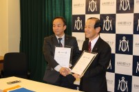 【大学総合】Ⅴ・ファーレン長崎と業務連携に関する協力協定を締結しました