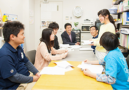 1~4年生まで全学年における少人数ゼミによる教育