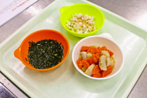 小松菜の煮びたし、白身魚のあんかけ、里芋と人参の含め煮