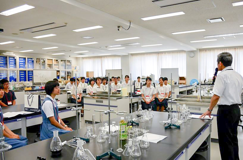 【薬学科】夏休み薬学研究体験が8月7日-8日に開催されました。