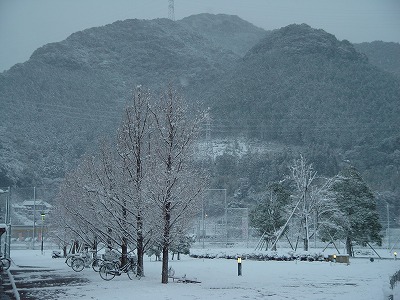 雪の長崎国際大学