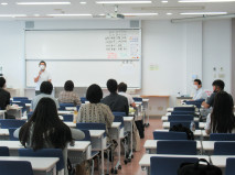 【社会福祉学科】国家試験対策の夏季集中講座が開始されました。