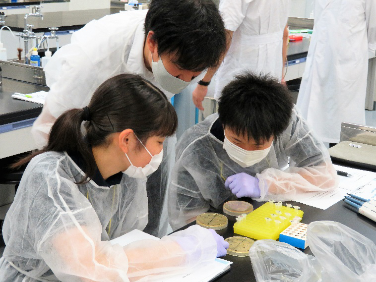 【薬学科】第15回長崎県立猶興館高等学校薬学体験学習が8月25日-26日に開催されました