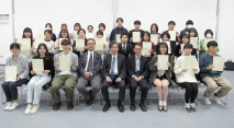 【薬学科】令和5年度の成績優秀者に対する表彰式が行われました。
