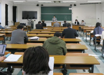 【大学院】博士論文・修士論文公開試問会および修士論文中間発表会が行われました。