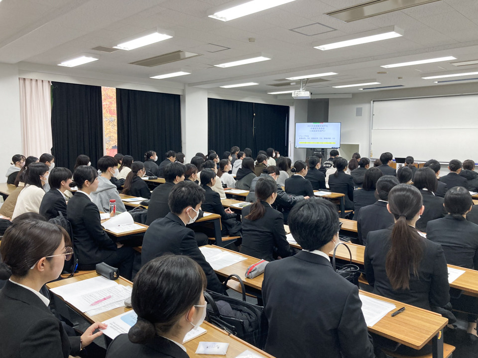 【健康栄養学科】健康栄養学科で卒業研究発表会が行われました。