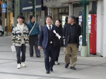 ③大村中央商店街アーケード巡検 (登り山和希キャリア支援センター長講義・引率)