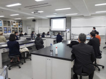 【薬学科】　長崎県主催の「薬学部進学に向けた高校生セミナー in 佐世保」が開催されました。