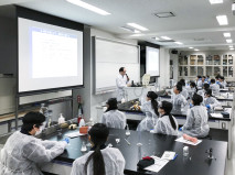 【薬学科】九州文化学園高等学校　薬学部訪問を令和7年3月10日に実施しました