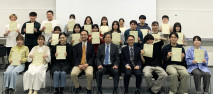 【薬学科】令和6年度の成績優秀者に対する表彰式が行われました。