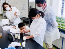 【健康栄養学科】夏休み恒例の科学体験教室を開催しました!!