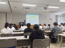 【薬学科】長崎県環境保健研究センターに見学に行きました