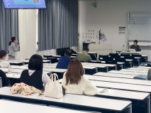 質疑応答の一場面