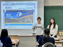 ④本学学生との交流会の様子