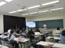 【社会福祉学科】ソーシャルワーク実習（社会）Ⅱ　外部講師を招いた講話を実施しました。