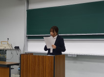 【大学院】修士論文公開試問会及び博士・修士論文中間発表会が行われました。