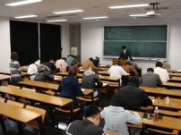 留学生、日本語能力試験1級合格に向けてダッシュ！