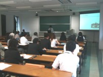 【大学院】 平成21年度人間社会学研究科の修士論文中間発表会が開催されました。