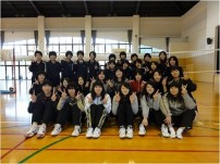 【女子バレー部】中学生を対象にバレーボール教室を開催しました。