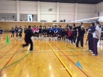 【女子バレー部】小学生対象のバレーボール教室を行いました。