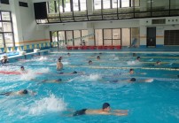 【国際観光学科】佐世保市立温水プールにて「スポーツ実習・水泳」の授業が行われました！